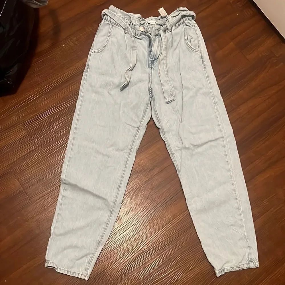 Zara Size 2 - Jeans - Excellent Condition Matching Jean Belt - Pants